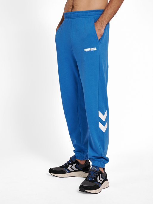 hmlLEGACY REGULAR PANTS, DEEP WATER, model