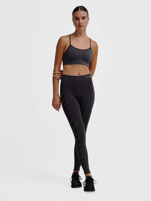 hmlCI SEAMLESS MID WAIST TIGHTS, BLACK MELANGE, model