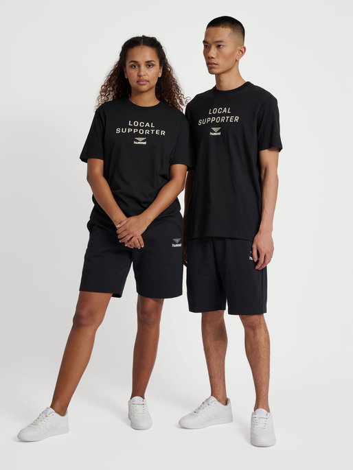 hmlHIVE WADE SWEATSHORTS, 2001, model