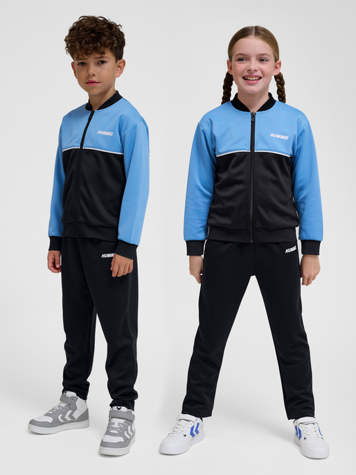 hmlDALLAS TRACKSUIT, LICHEN BLUE, model