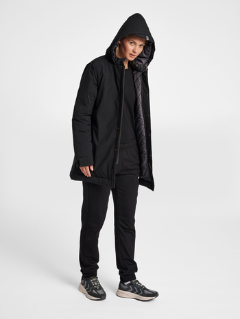 hmlNORTH PARKA JACKET WOMAN, BLACK, model