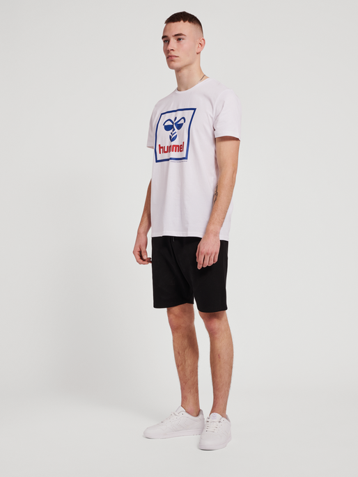 hmlISAM 2.0 T-SHIRT, WHITE, model