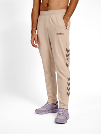 hmlLEGACY TAPERED PANTS, PUMICE STONE, model