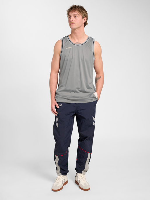 hmlWORLD 26 MESH TANK TOP, ULTIMATE GRAY, model