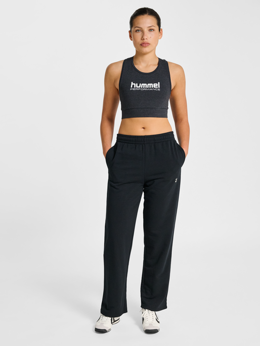 hmlPULSE WIDE W SWEAT PANTS, BLACK hmlPULSE WIDE W SWEAT PANTS, BLACK, model