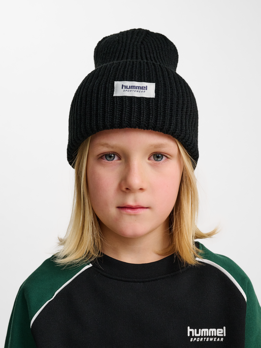hmlJR HEAVY RIB KNIT BEANIE, BLACK, model