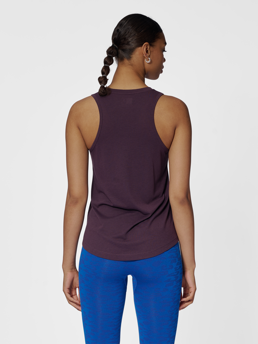 hmlMT VANJA TOP, PLUM PERFECT, model