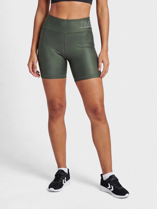 hmlTE FUNDAMENTAL MW TIGHT SHORTS, CLIMBING IVY, model