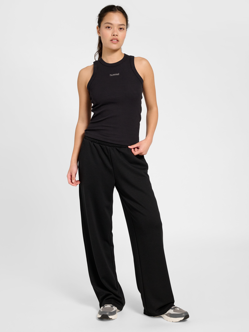 hmlFOUNDATION RIB TANK TOP, BLACK, model