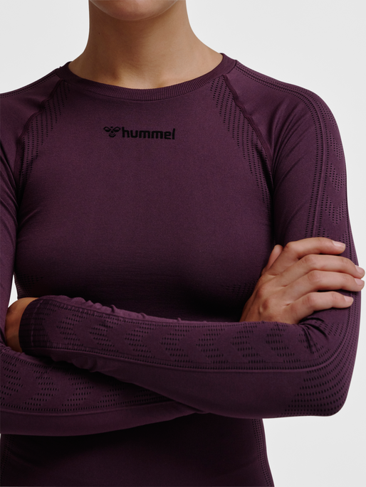 hmlMT SHAPING SEAMLESS T-SHIRT L/S, PLUM PERFECT, model