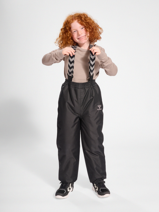 hmlSKI TEX SNOWPANTS, 2001, model