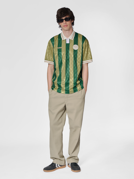 hmlOVERSIZED SOCCER JERSEY S/S, EDEN, model