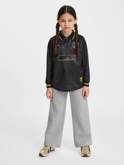 hmlJR LOOSE BAY SOCCER JERSEY L/S, BLACK, model