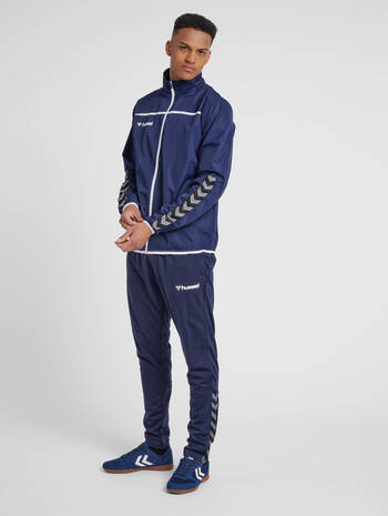 hmlAUTHENTIC TRAINING JACKET, MARINE, model