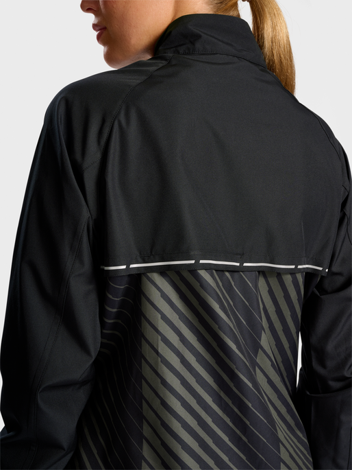 nwlPACE JACKET WOMAN, 2257, model