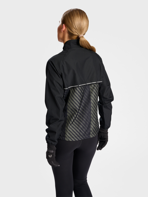 nwlPACE JACKET WOMAN, 2257, model