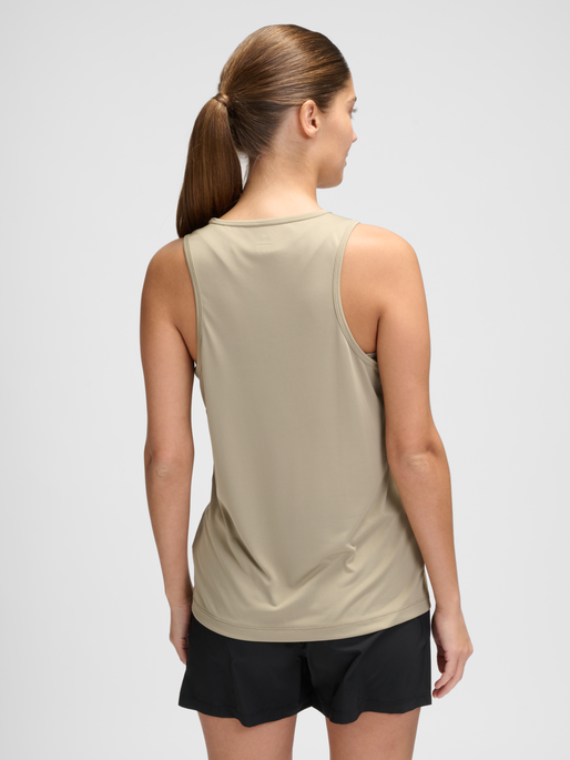 nwlBEAT SINGLET W, SILVER SAGE, model