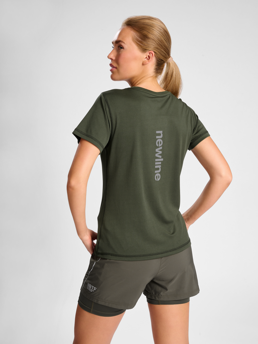 nwlBEAT POLY TEE WOMAN, BELUGA, model