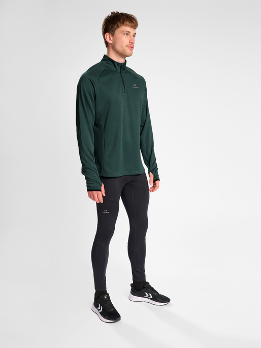 nwlBEAT HALF ZIP, DARKEST SPRUCE, model