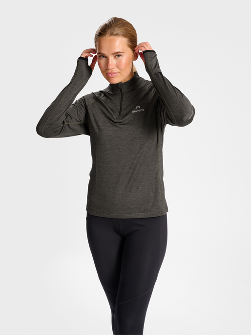 nwlPACE HALF ZIP WOMAN, 1166, model