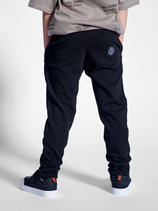 stmANTON PANTS, BLACK, model