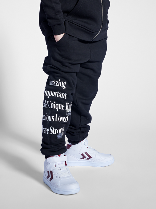 stsUNIQUE PANTS, BLACK, model